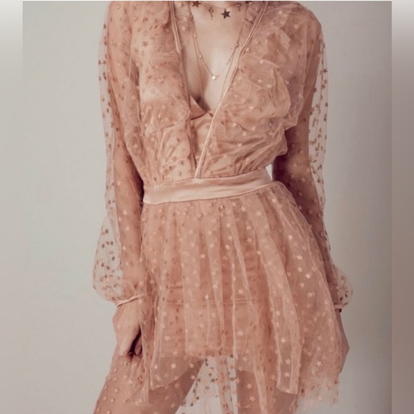 NWT For Love And Lemons Cream Plunge Bishop Sleeve Dress - Picture 4 of 10